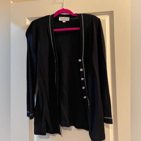 St. John Black Top - Picture 12 of 12